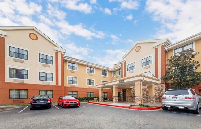 Furnished Studio-Memphis - Quail Hollow