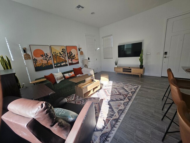 Photo - 17593 W Victory St