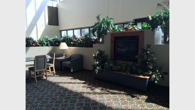 Photo - Champaign Place