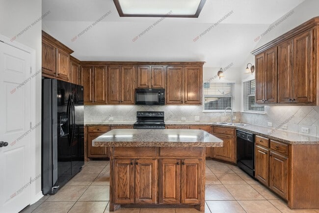 Photo - 1012 H K Allen Pkwy