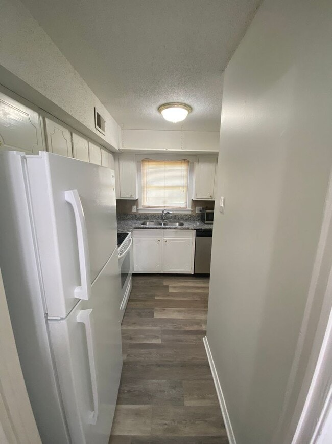 Photo - The Cloister Condominiums - 2 bedroom, 1 bath Unit F-4
