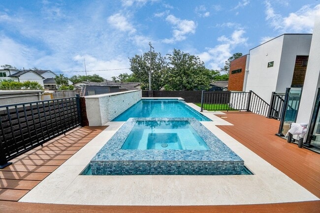 Photo - 5327 S Braeswood Blvd