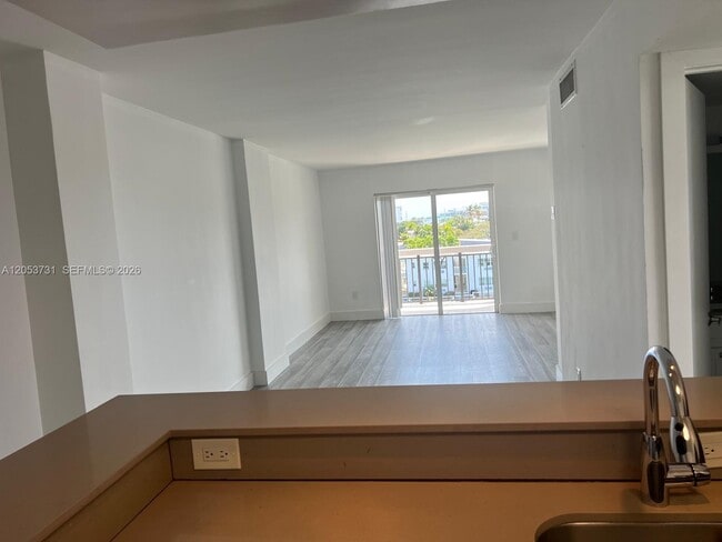 Photo - 8101 Crespi Blvd Unit 404