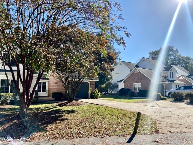 Photo - 400 Georgetown Ct