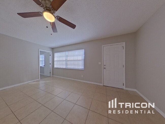 Photo - 1569 Lotus Path