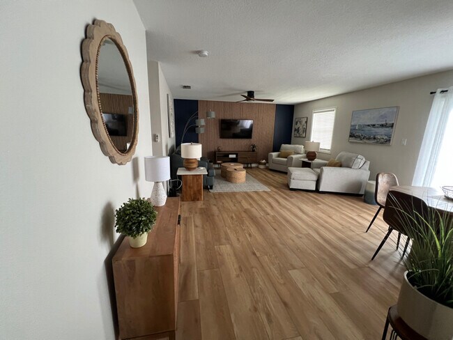 Photo - 201 Pompano Dr SE Unit C