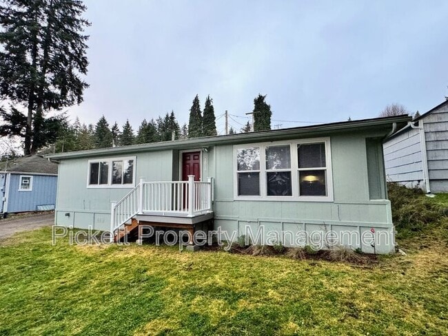 Building Photo - 2018 NE Jensen Ave