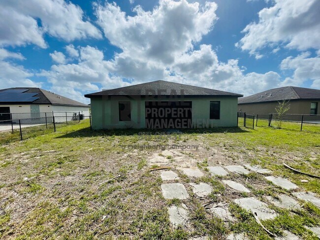 Photo - 443 Shadow Lakes Dr