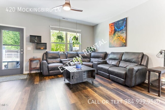 Photo - 420 Mockingbird Ln