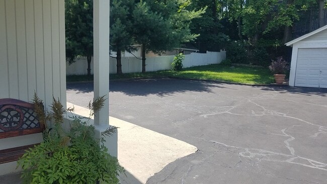 35 Gates Ave