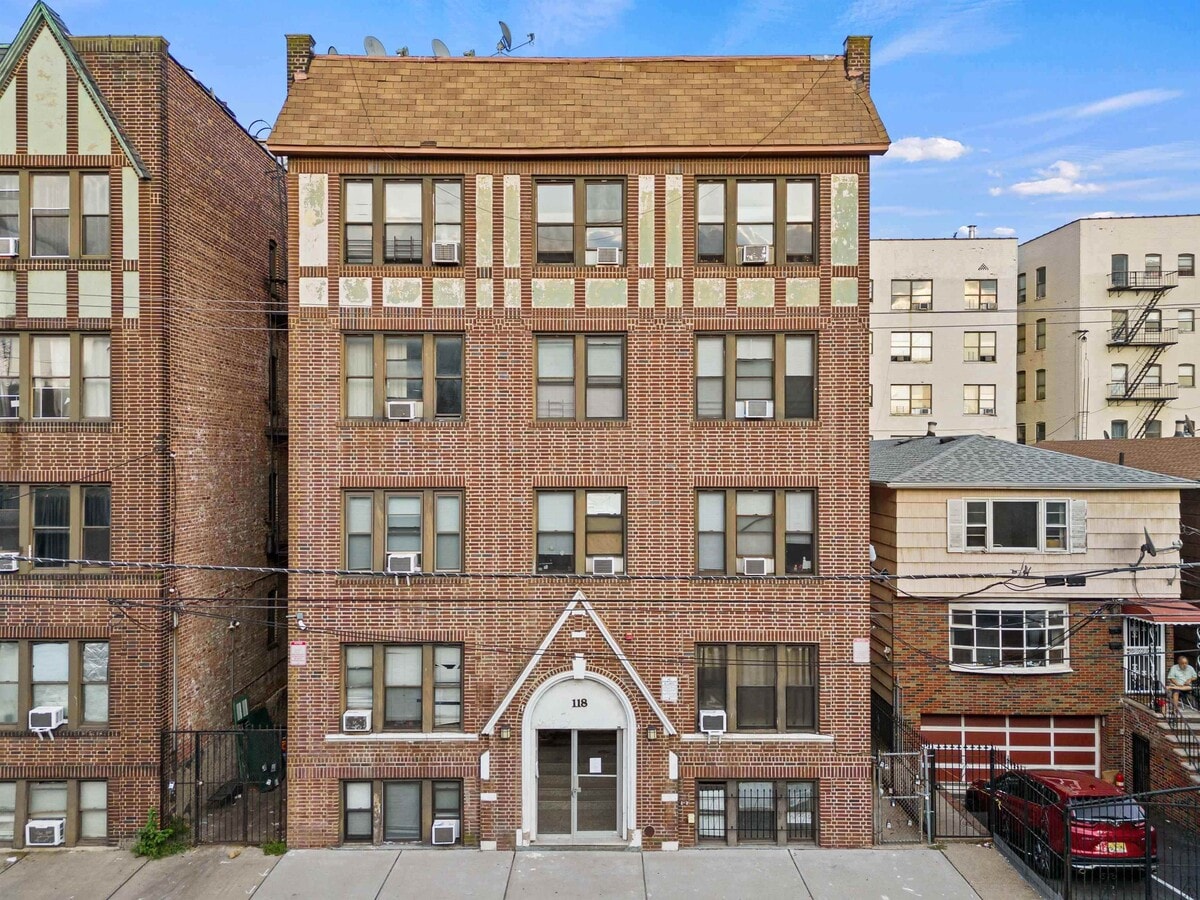 Photo - 118 Corbin Ave