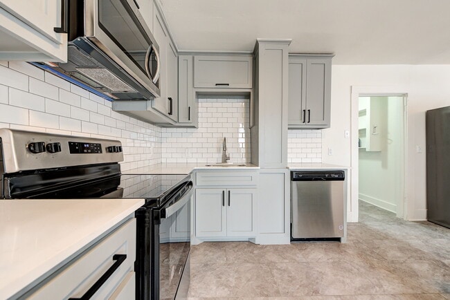 474 Elm Ave Unit 1