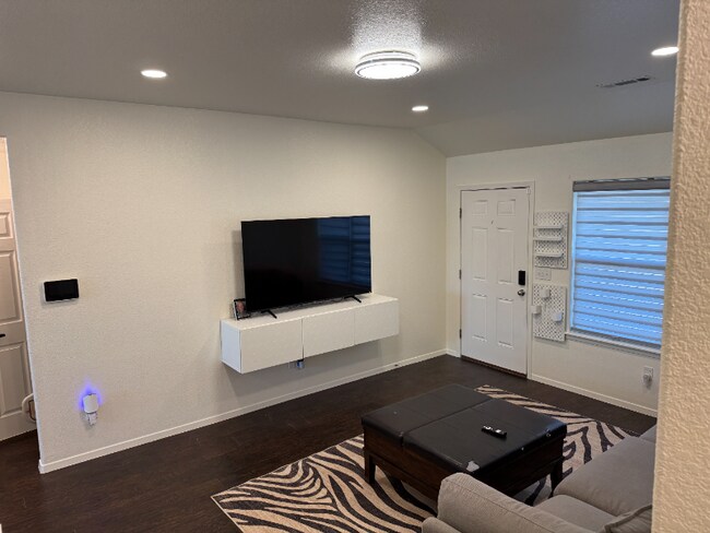 809 NW 67th Ave