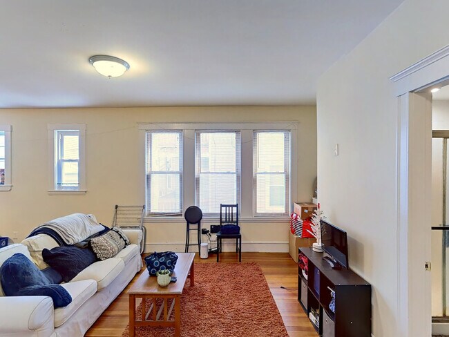 Photo - 95 Hillside St Apartments Unit 1