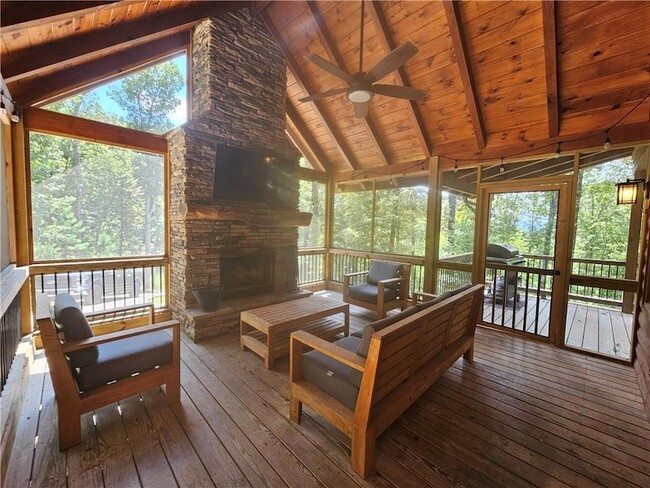 Photo - 101 Hothouse Dr