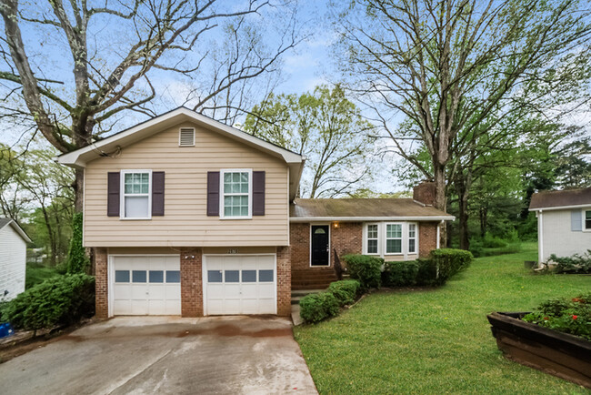 3 bedroom brick home in Lithonia! - 3 bedroom brick home in Lithonia!