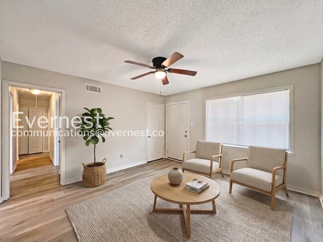 Photo - 4 Bed, 1.5 Bath Home with Fenced Yard / Pet-Friendly / Coming Soon!