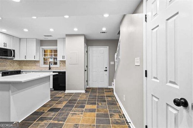 Photo - 1777 Twin Brooks Dr SE