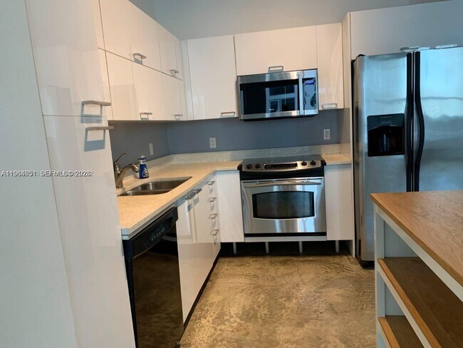 Photo - 234 NE 3rd St Unidad 1509