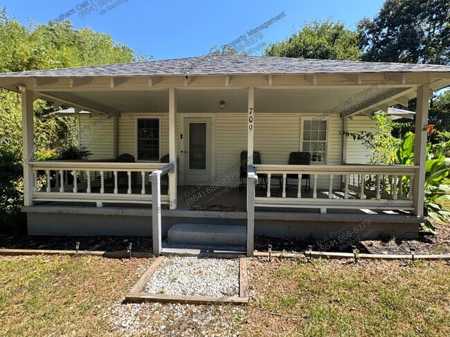 Photo - 709 Friendship Rd
