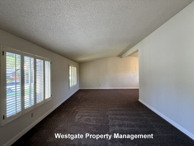 Photo - 328 Smith Dr