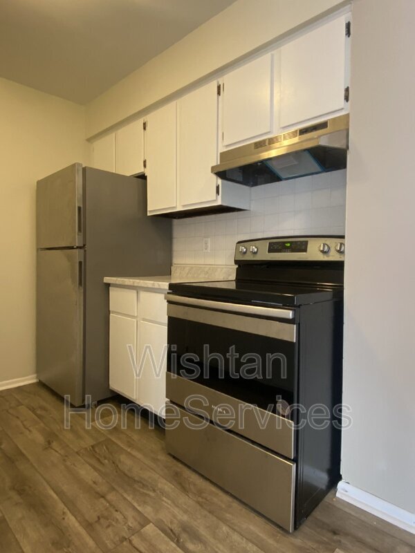 Photo - 202 Charleston Blvd Unit Apt 1