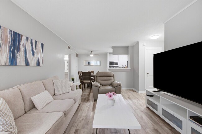 Photo - 11201 Lynbrook Dr Unit 3812