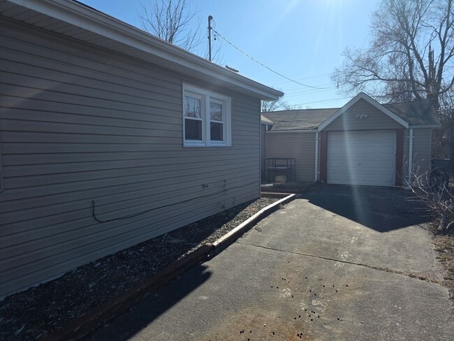 Photo - LIMITED TIME**NO APPLICATION FEE**1/2 OFF DEPOSIT**