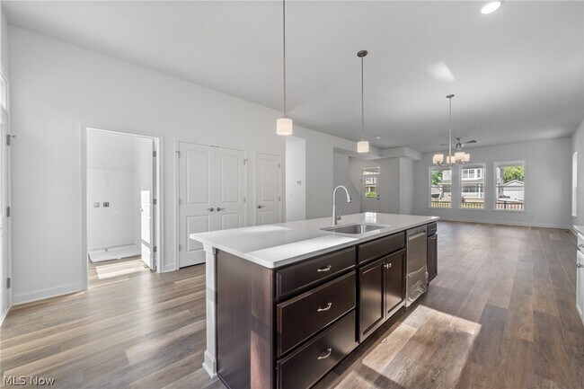 Photo - 2260 E 100th St