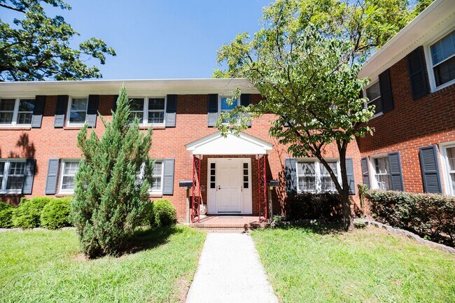 Building Photo - 315 S Mendenhall St Unit D