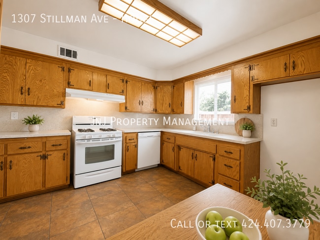 Photo - 1307 Stillman Ave