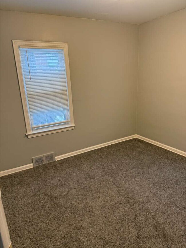 Photo - 19784 Patton St