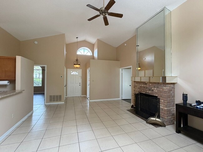 Photo - 625 Remington Oak Dr