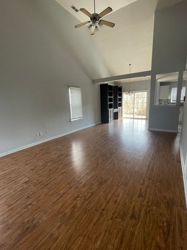 Photo - 4233 Sandstone Dr