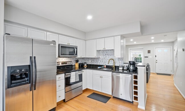 Photo - 5073 9th St S