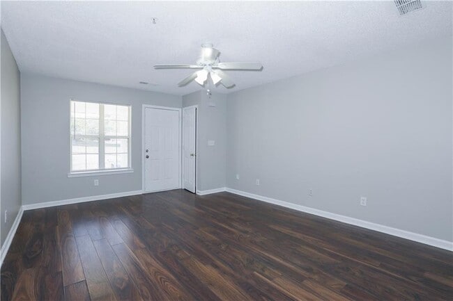 Photo - 1226 Pinedale Cir NW