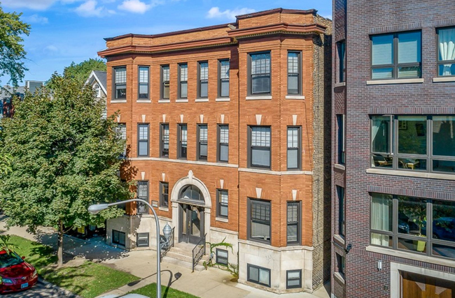 Building Photo - 3637 N Paulina St Unit 1 Rental