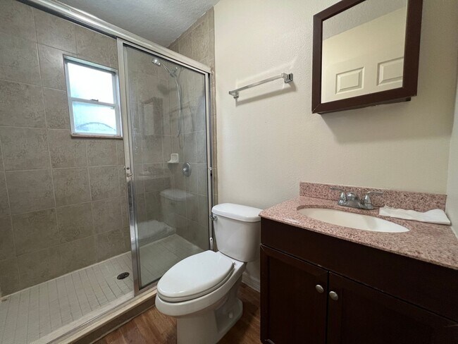 Photo - 317 Harwood St Unidad 2