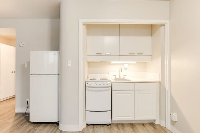 Photo - The Lee Apartments