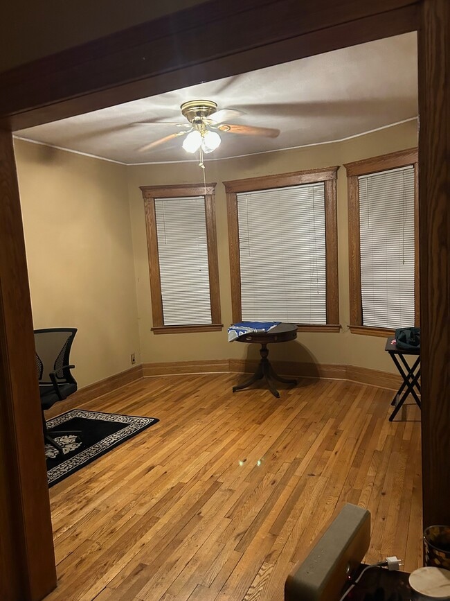 Building Photo - 1075 Lakepointe St Unit 1075