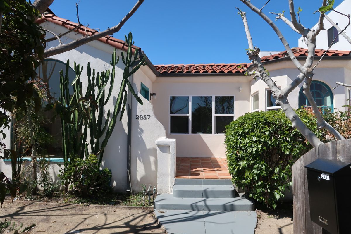 Photo - 2857 S Victoria Ave House