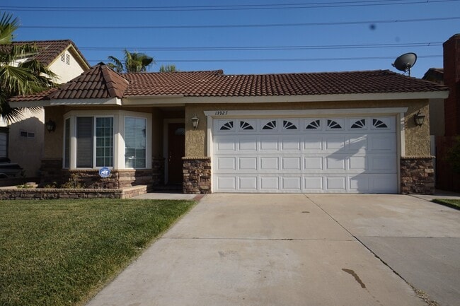 Photo - 3 Bedrooms with big backyard