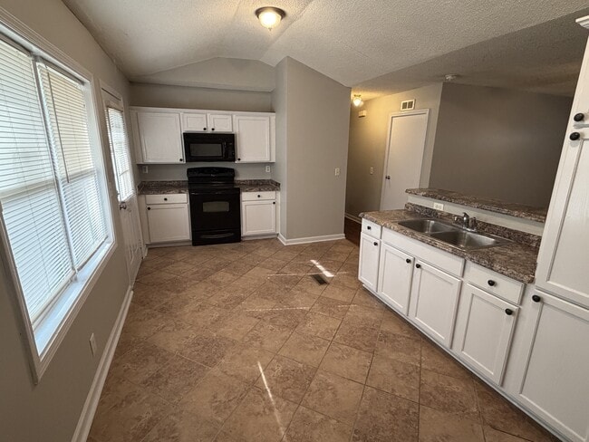 Photo - 124 Riverview Ct