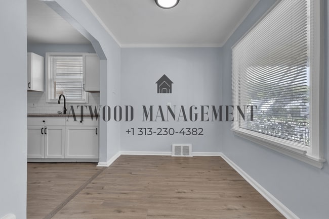 Photo - 19355 Caldwell St