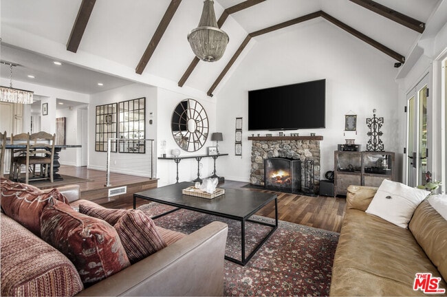 Photo - 739 Manzanita Dr