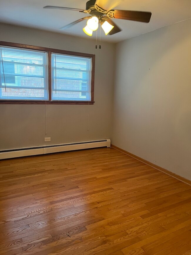 Photo - 3848 N Kenneth Ave Unit 2nd flr