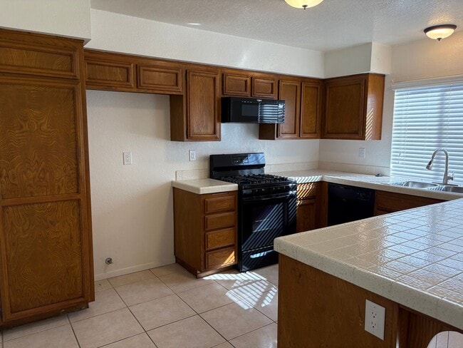 Photo - Make this Tanglewood Townhome your cozy home!