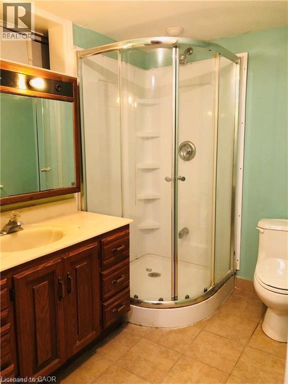 Photo - 357 Mohawk Rd W