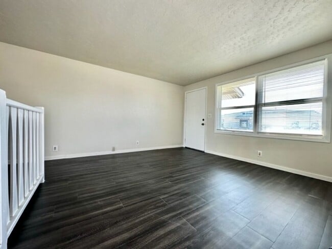 Photo - 2871 S Broadway