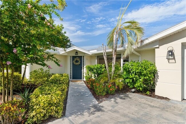 Photo - 1229 SW Dyer Point Rd